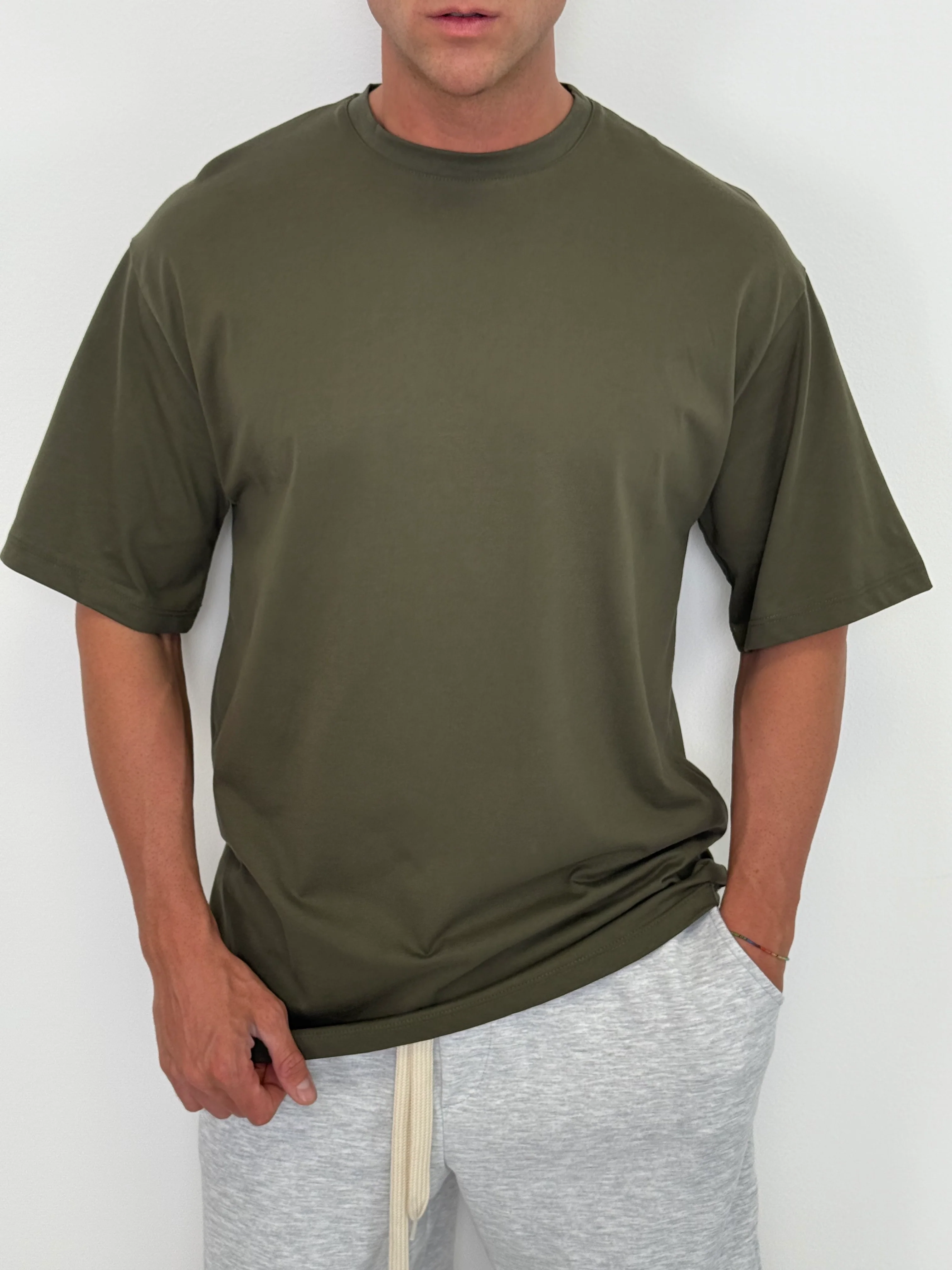 T-SHIRT OVER MADISON - Image 14