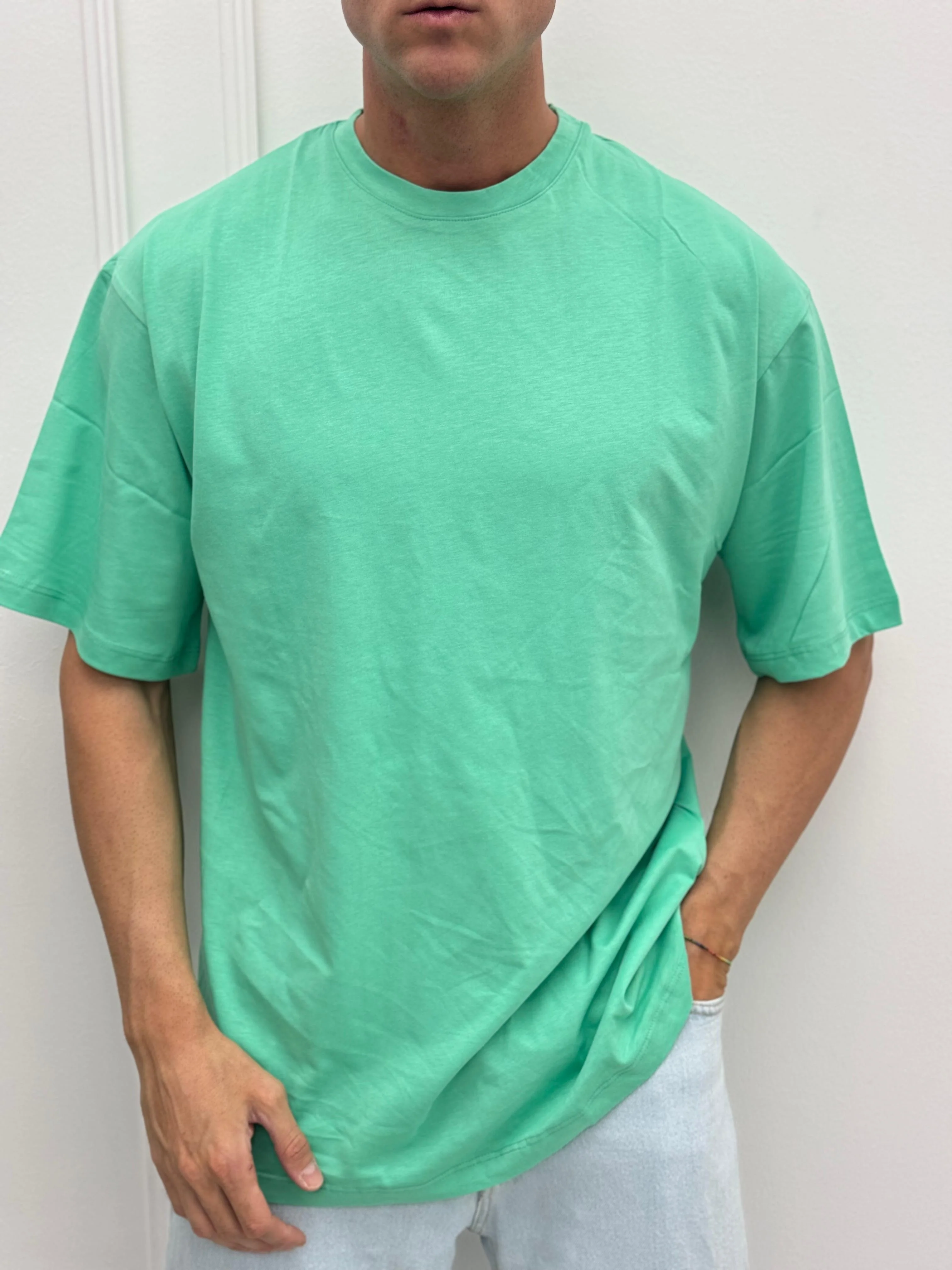 T-SHIRT OVER MADISON - Image 4