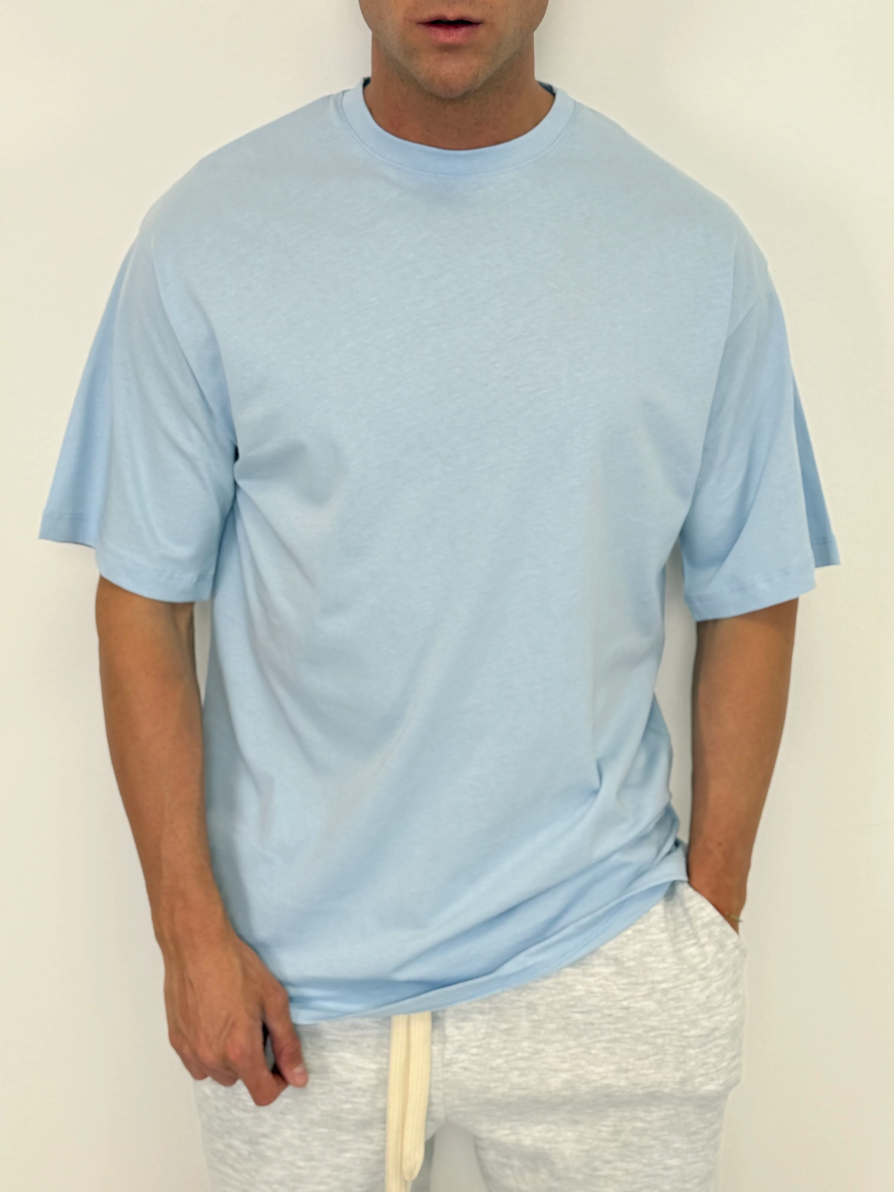 T-SHIRT OVER MADISON - Image 8