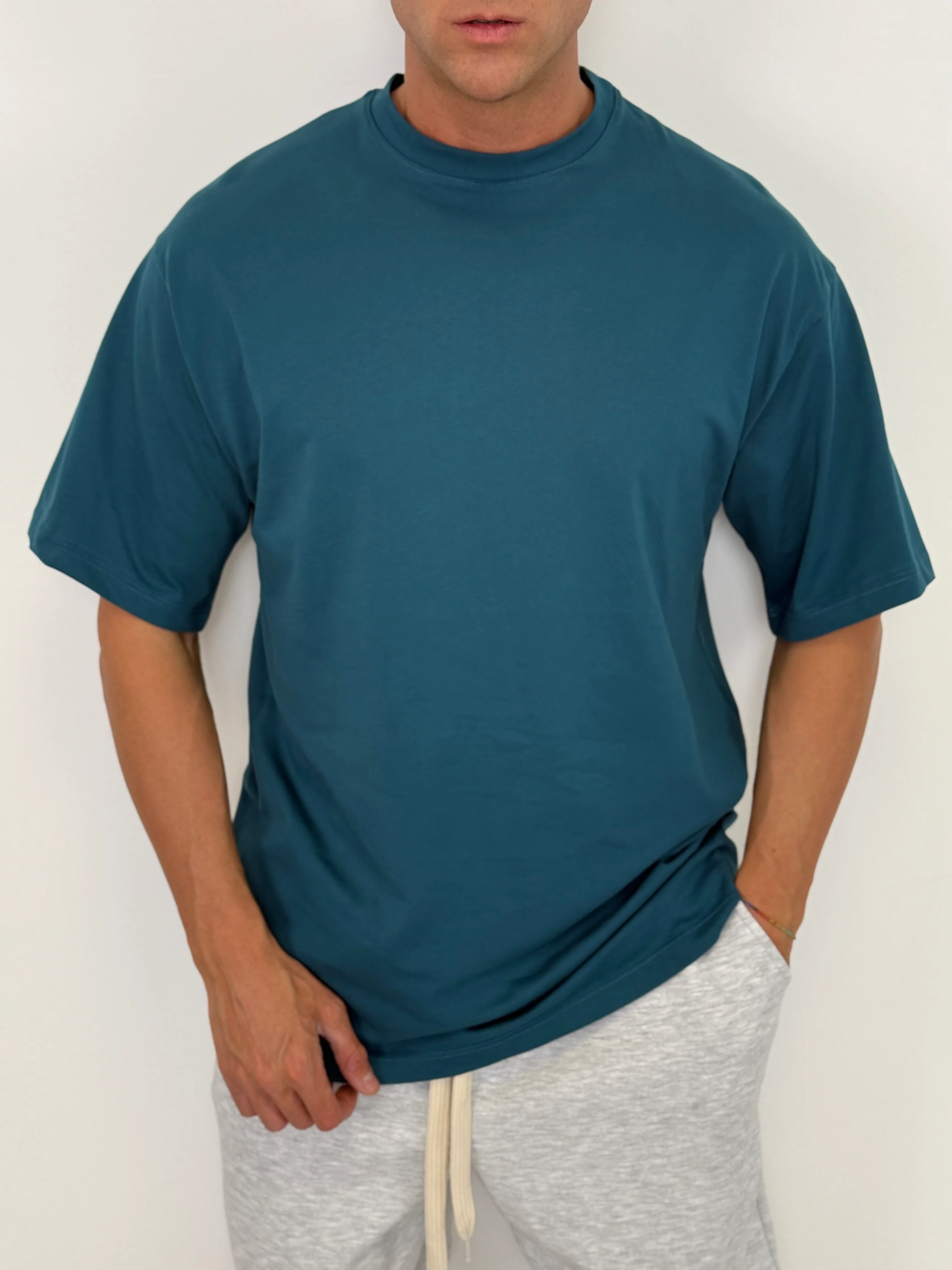 T-SHIRT OVER MADISON - Image 9